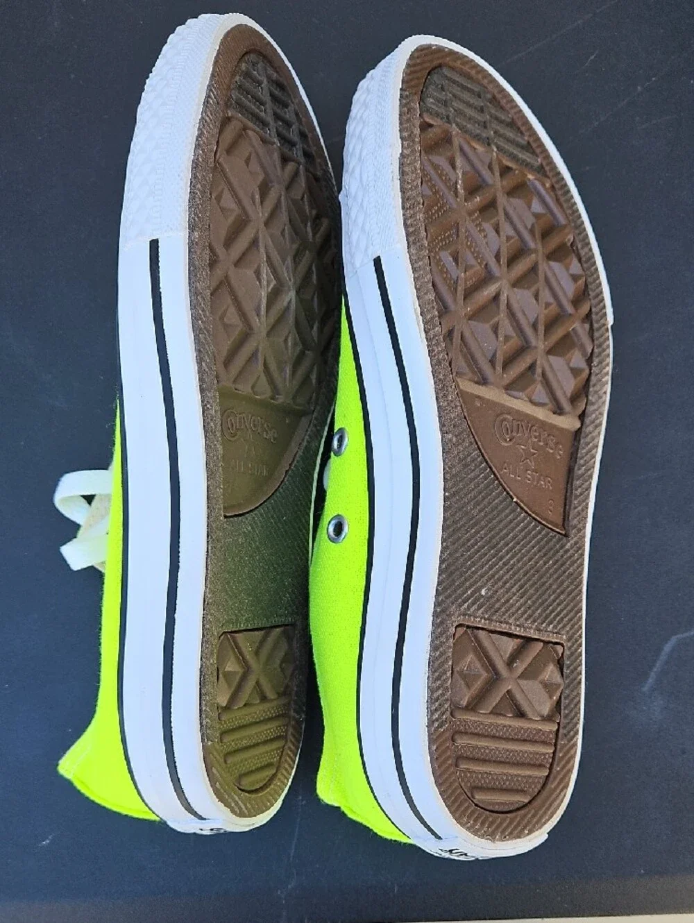 Converse Low Top Sneakers in Neon Yellow - US Size 3